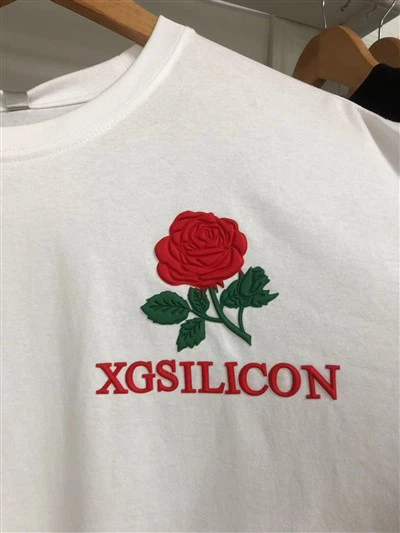 لوگوی سیلیکونی روی لباس